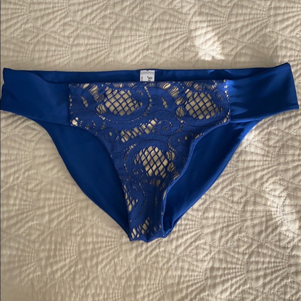 Luli Fama Bottom